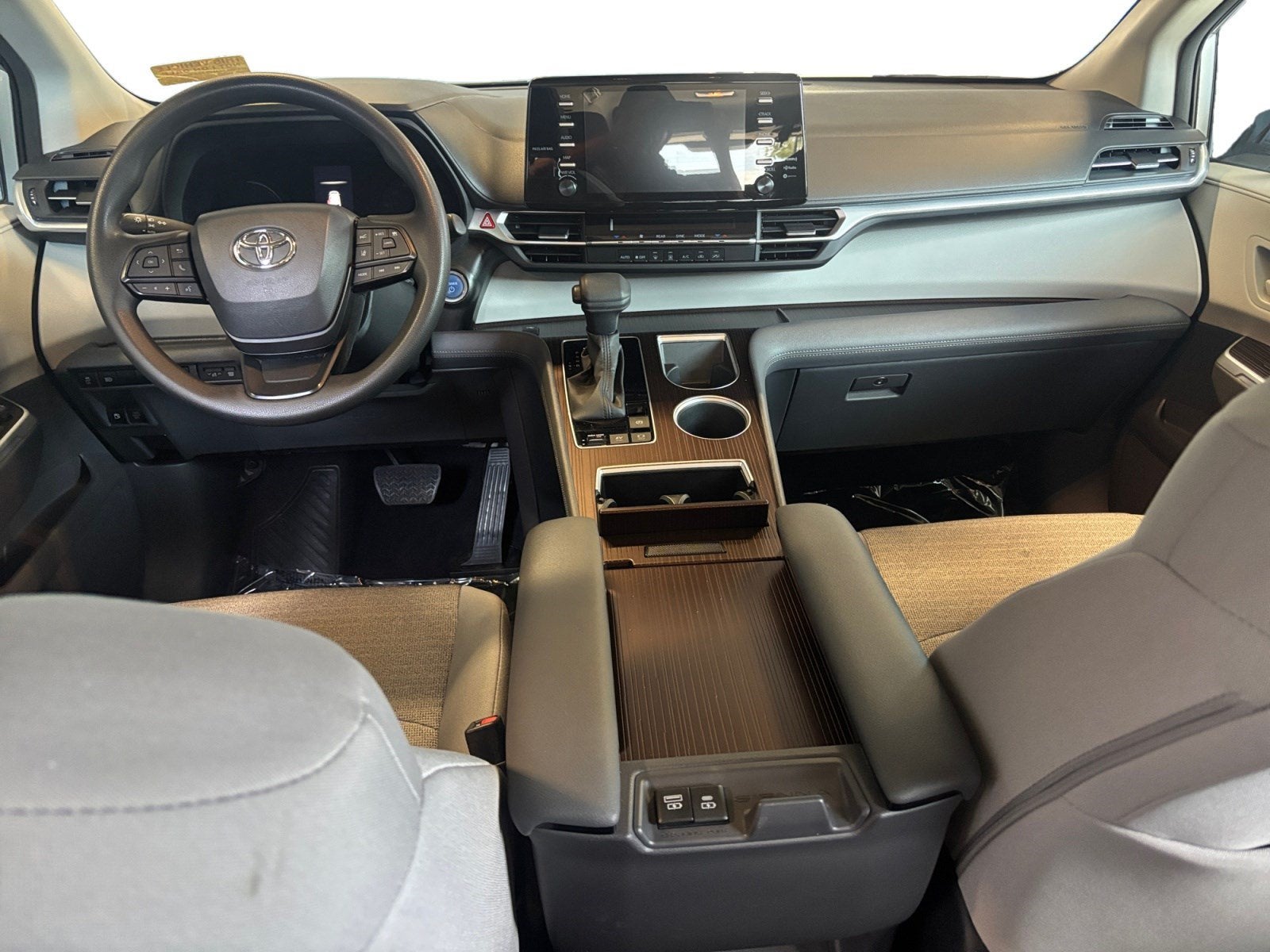 2023 Toyota Sienna LE