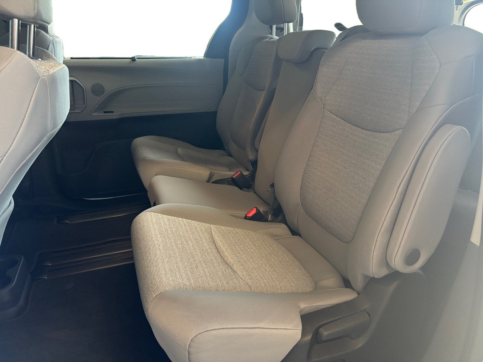 2023 Toyota Sienna LE
