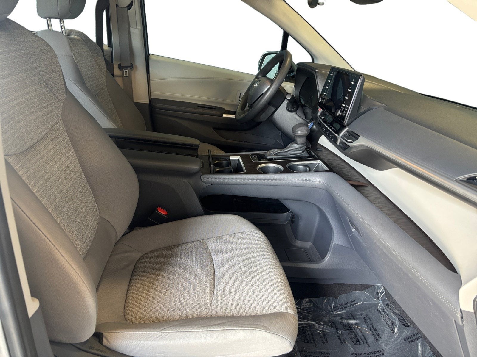 2023 Toyota Sienna LE