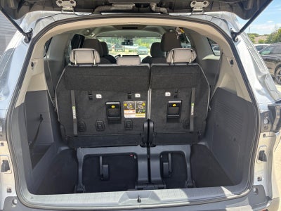 2023 Toyota Sienna LE