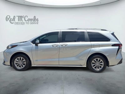 2023 Toyota Sienna LE