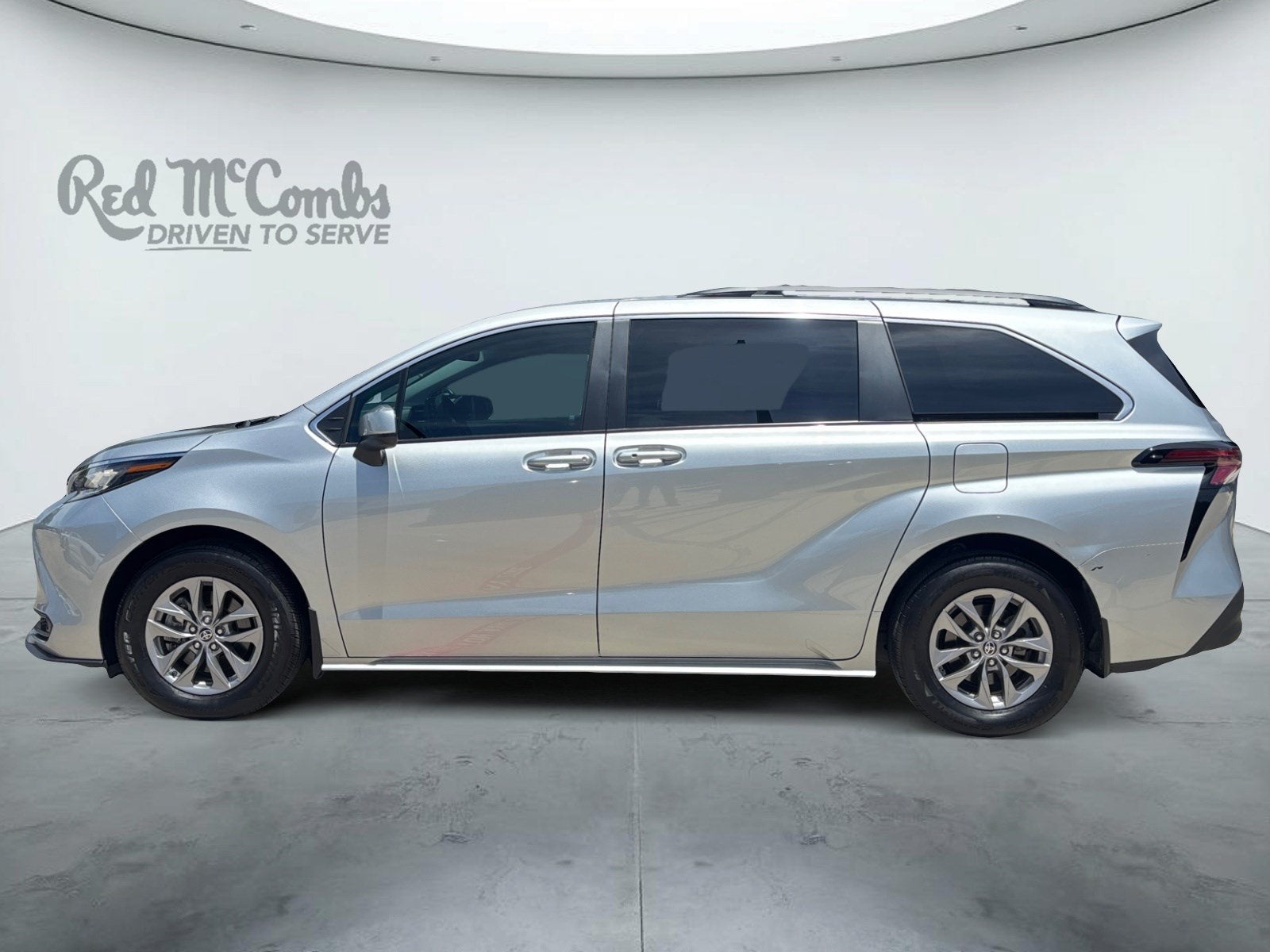 2023 Toyota Sienna LE