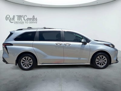 2023 Toyota Sienna LE