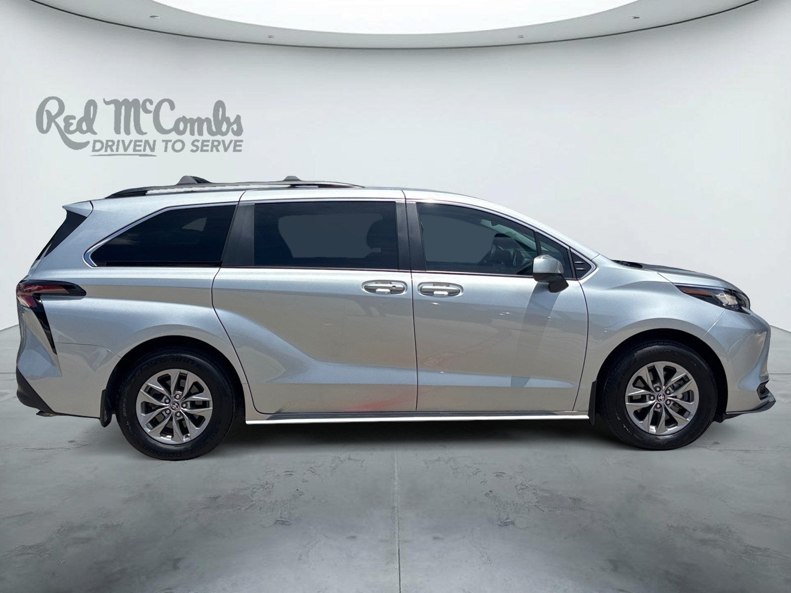 2023 Toyota Sienna LE