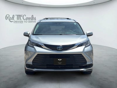 2023 Toyota Sienna LE