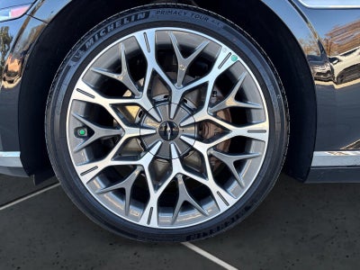 2025 Genesis G90 e-SC