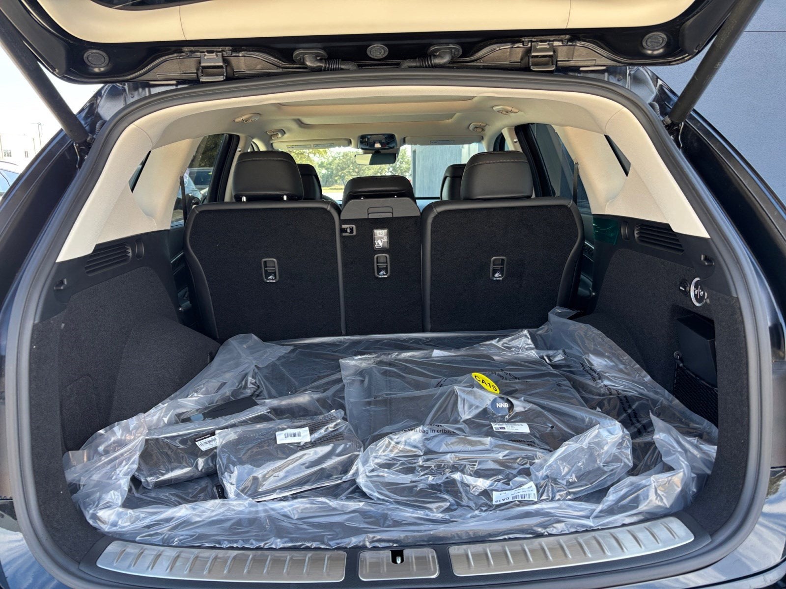 2025 Genesis GV80 Select