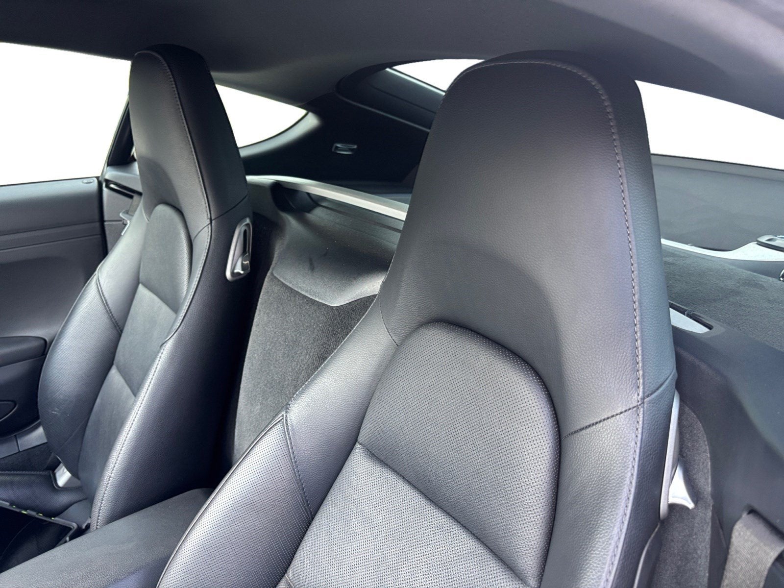 2019 Porsche 718 Cayman 2DR COUPE