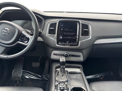 2021 Volvo XC90 Momentum