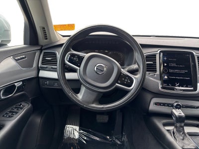 2021 Volvo XC90 Momentum