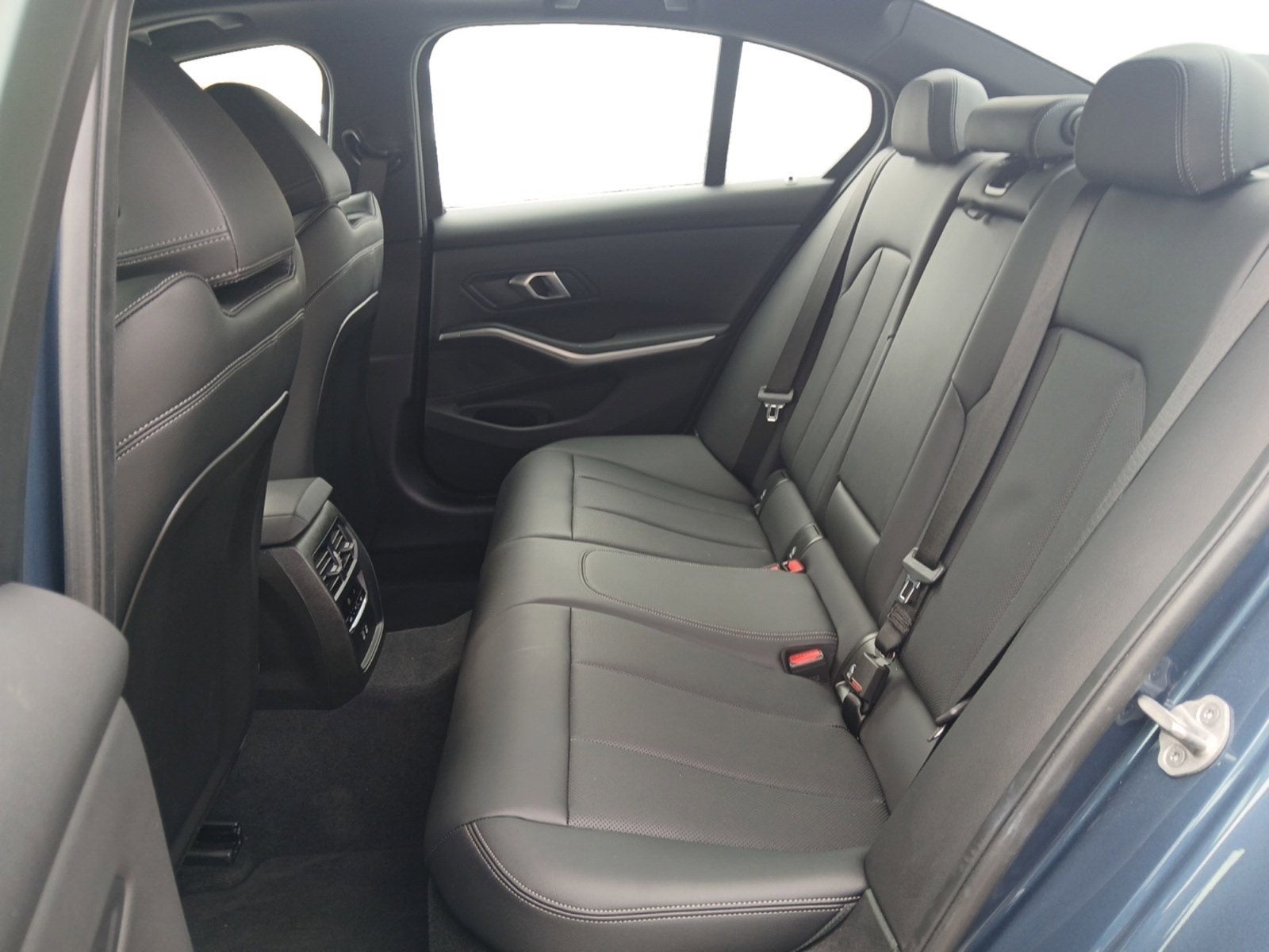 2025 BMW 3 Series 330i