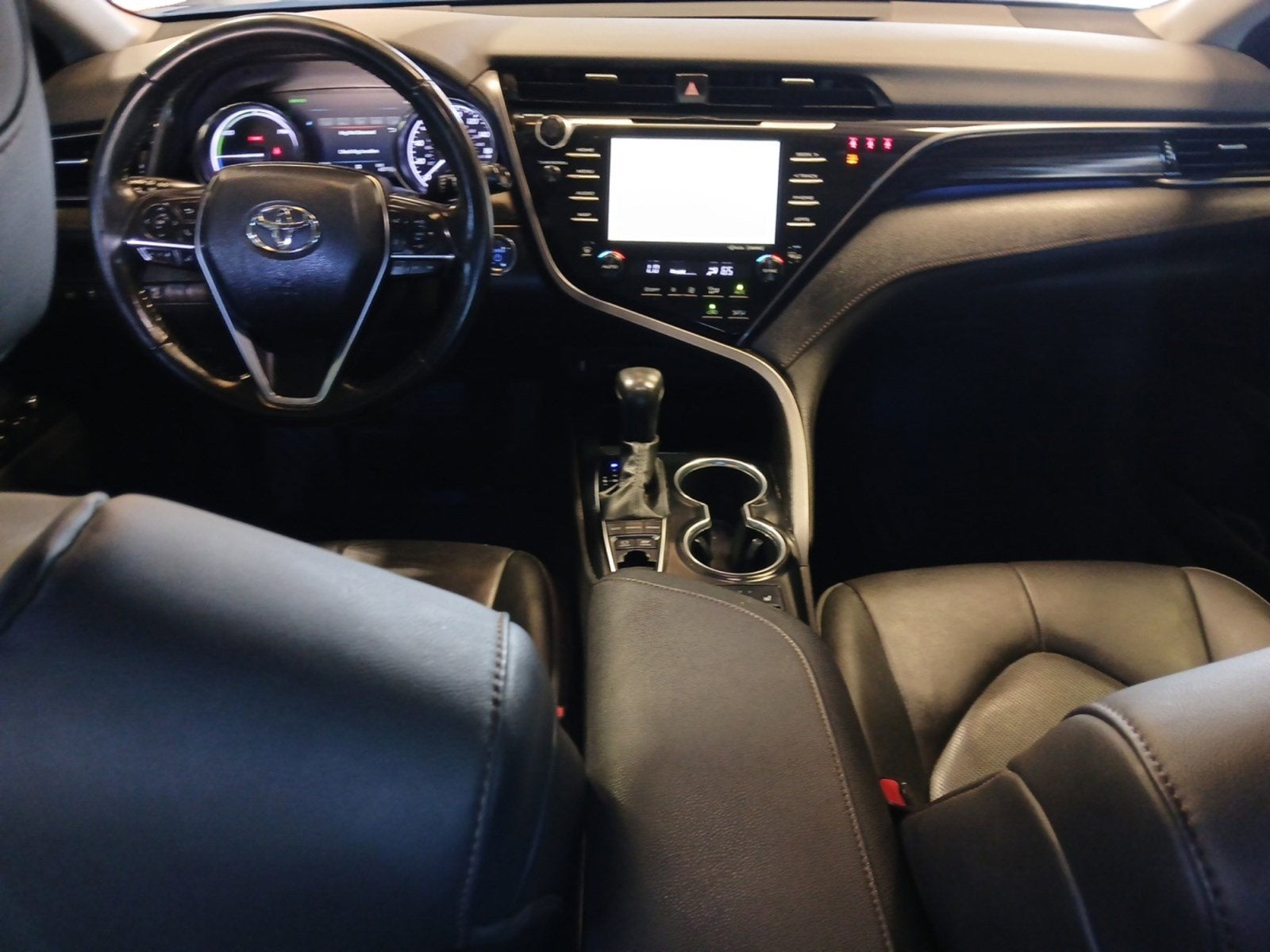 2020 Toyota Camry Hybrid XLE