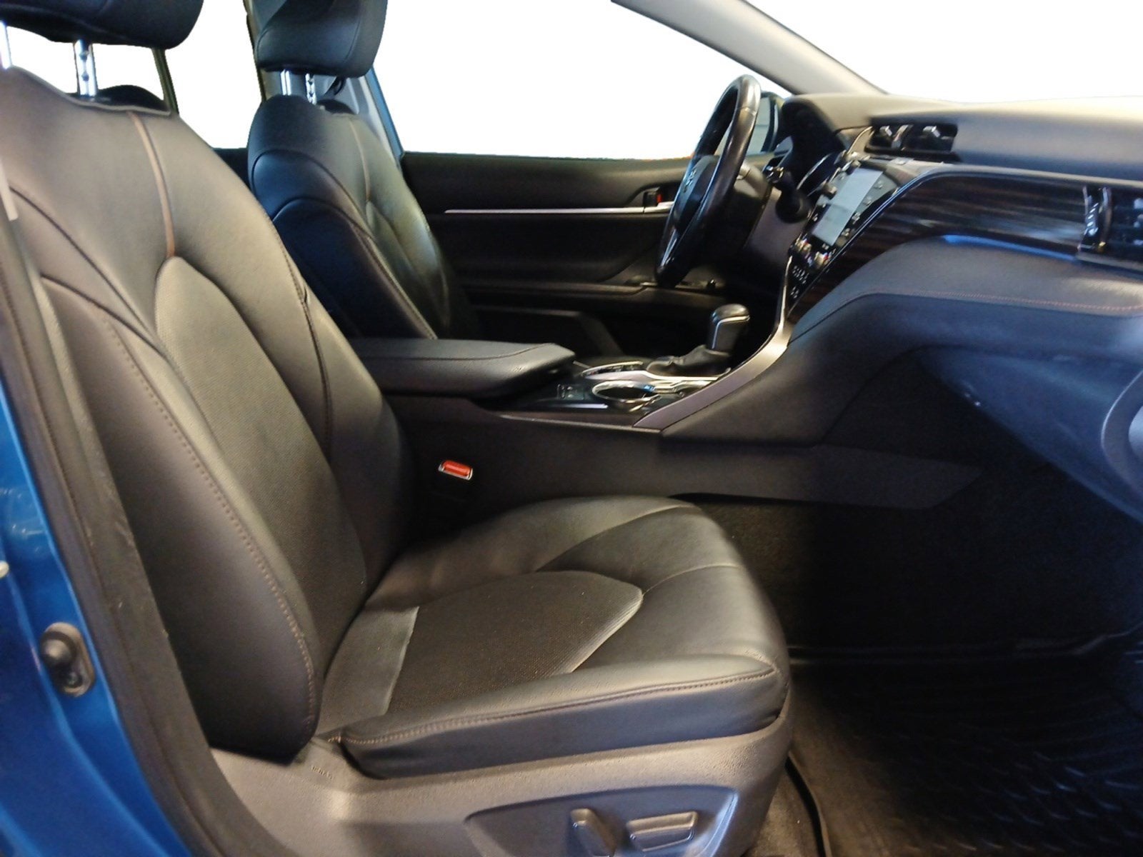 2020 Toyota Camry Hybrid XLE