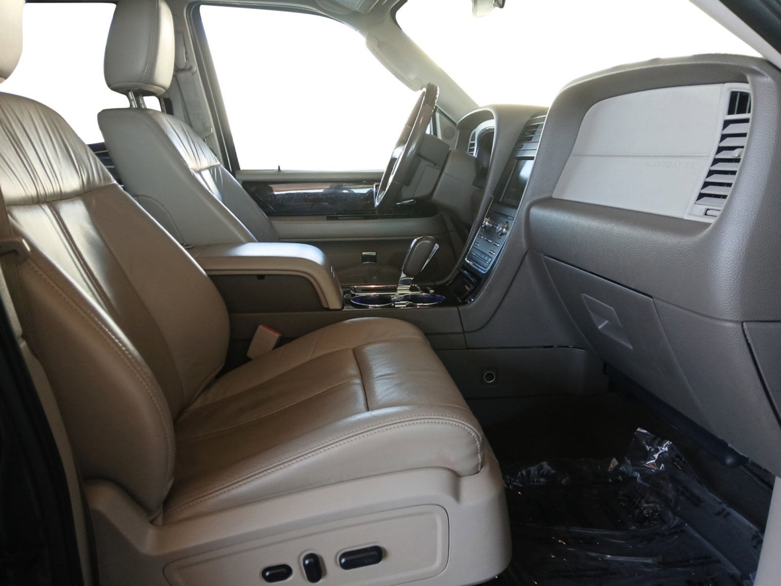 2015 Lincoln Navigator Base