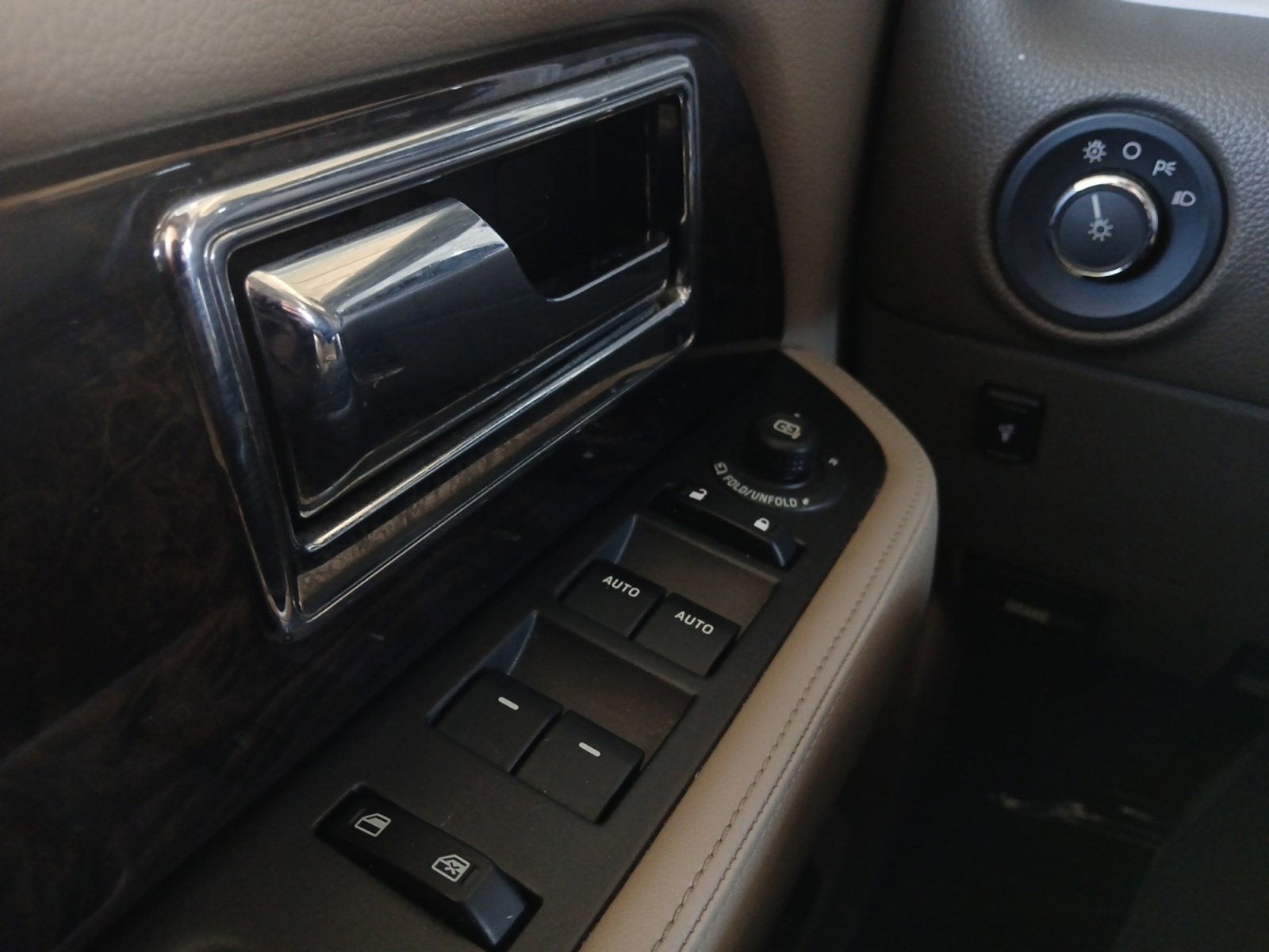 2015 Lincoln Navigator Base