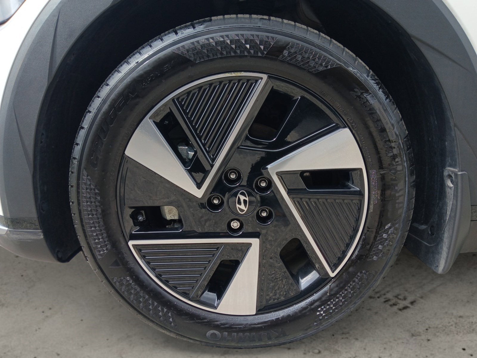 2025 Hyundai IONIQ 5 SEL