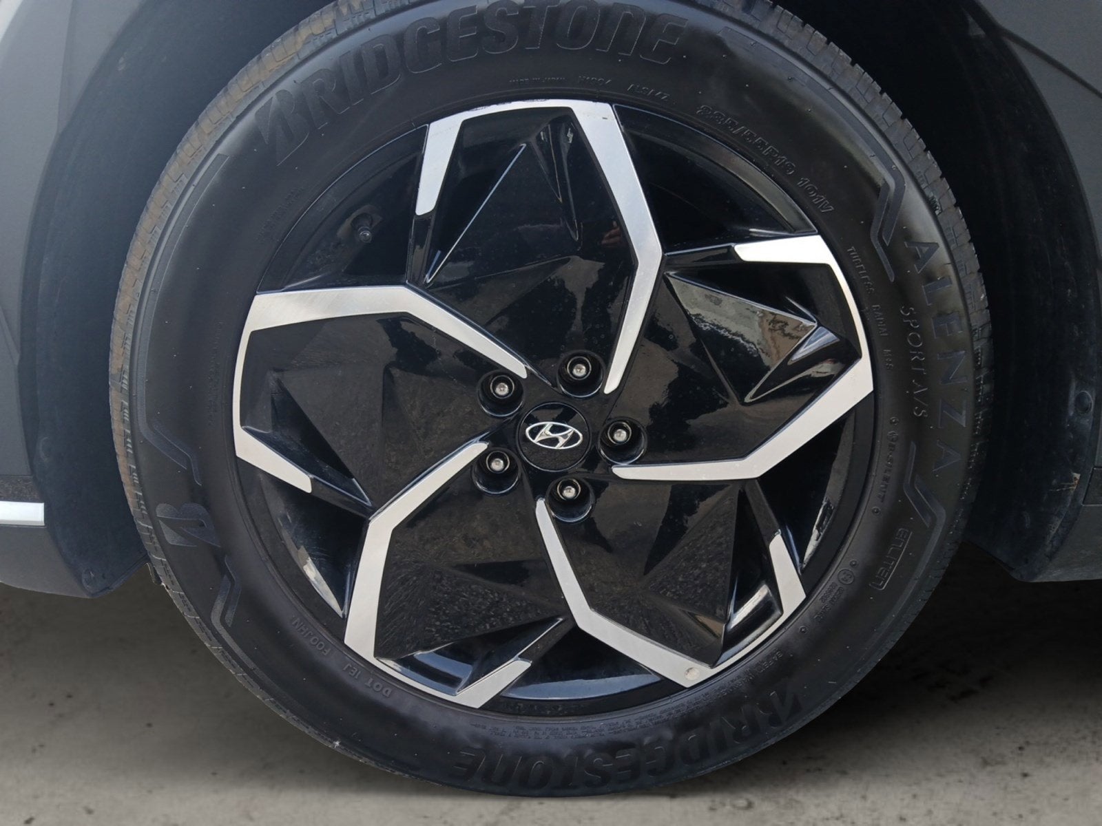 2024 Hyundai IONIQ 5 SE