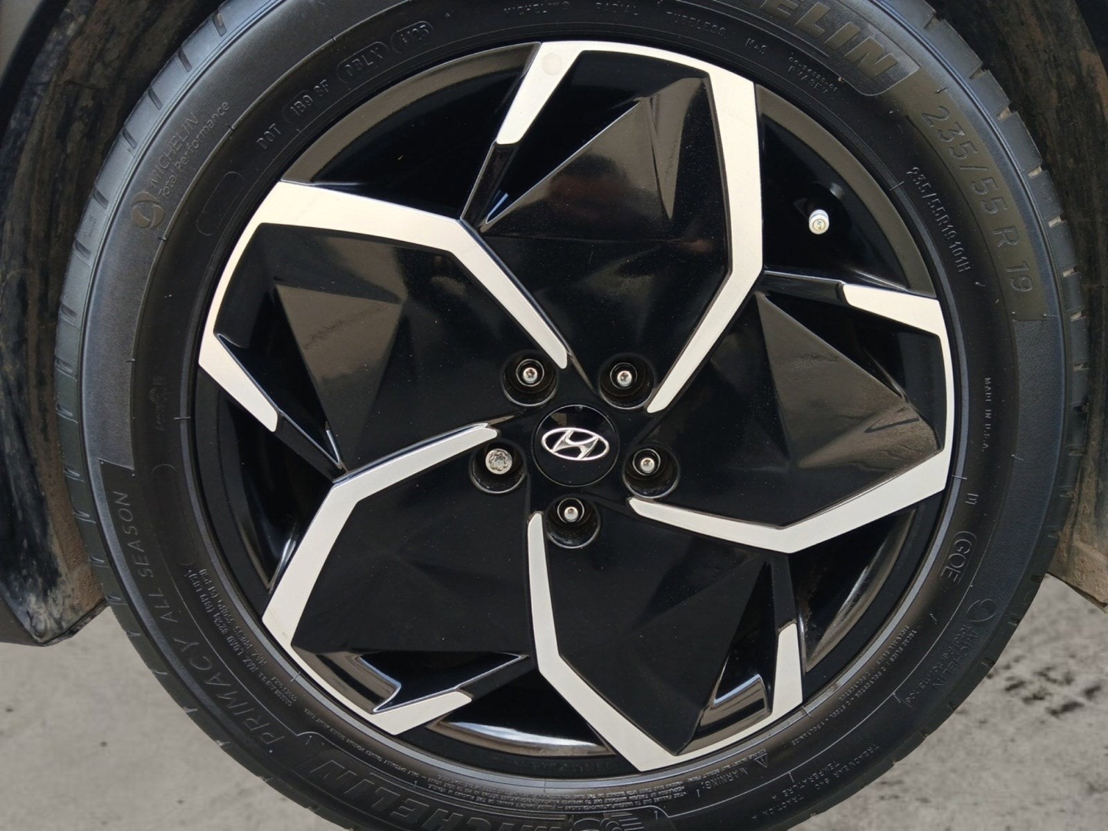 2024 Hyundai IONIQ 5 SE