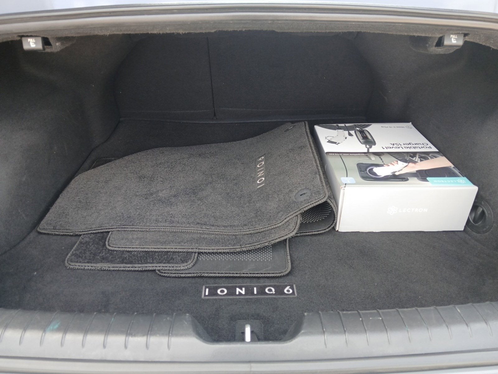 2024 Hyundai IONIQ 6 SE