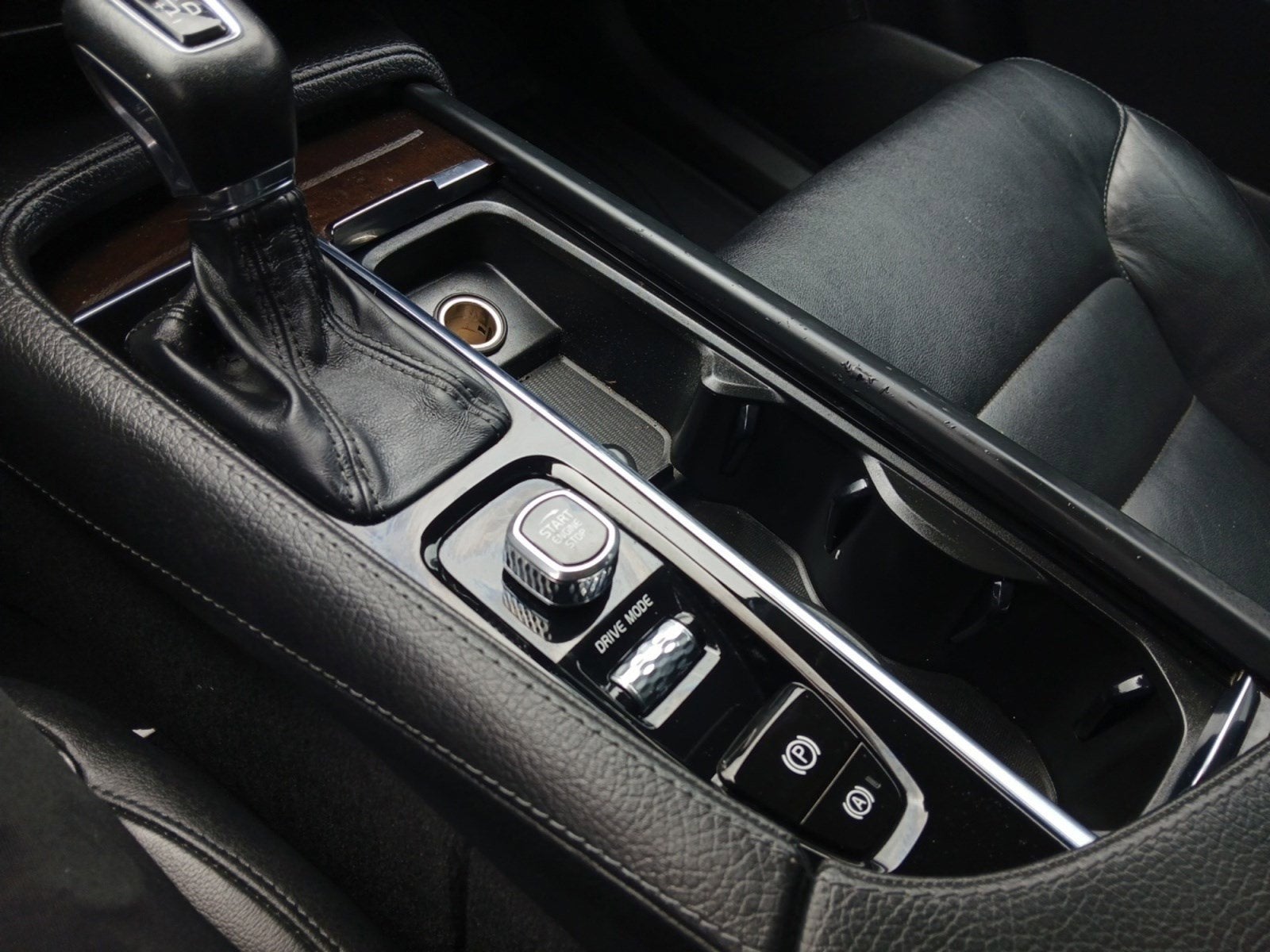2018 Volvo XC90 Momentum