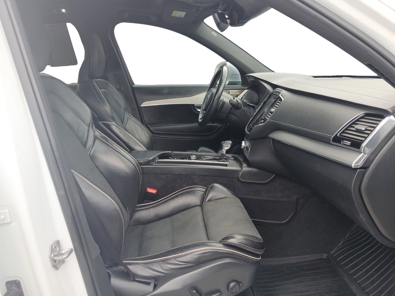 2019 Volvo XC90 R-Design