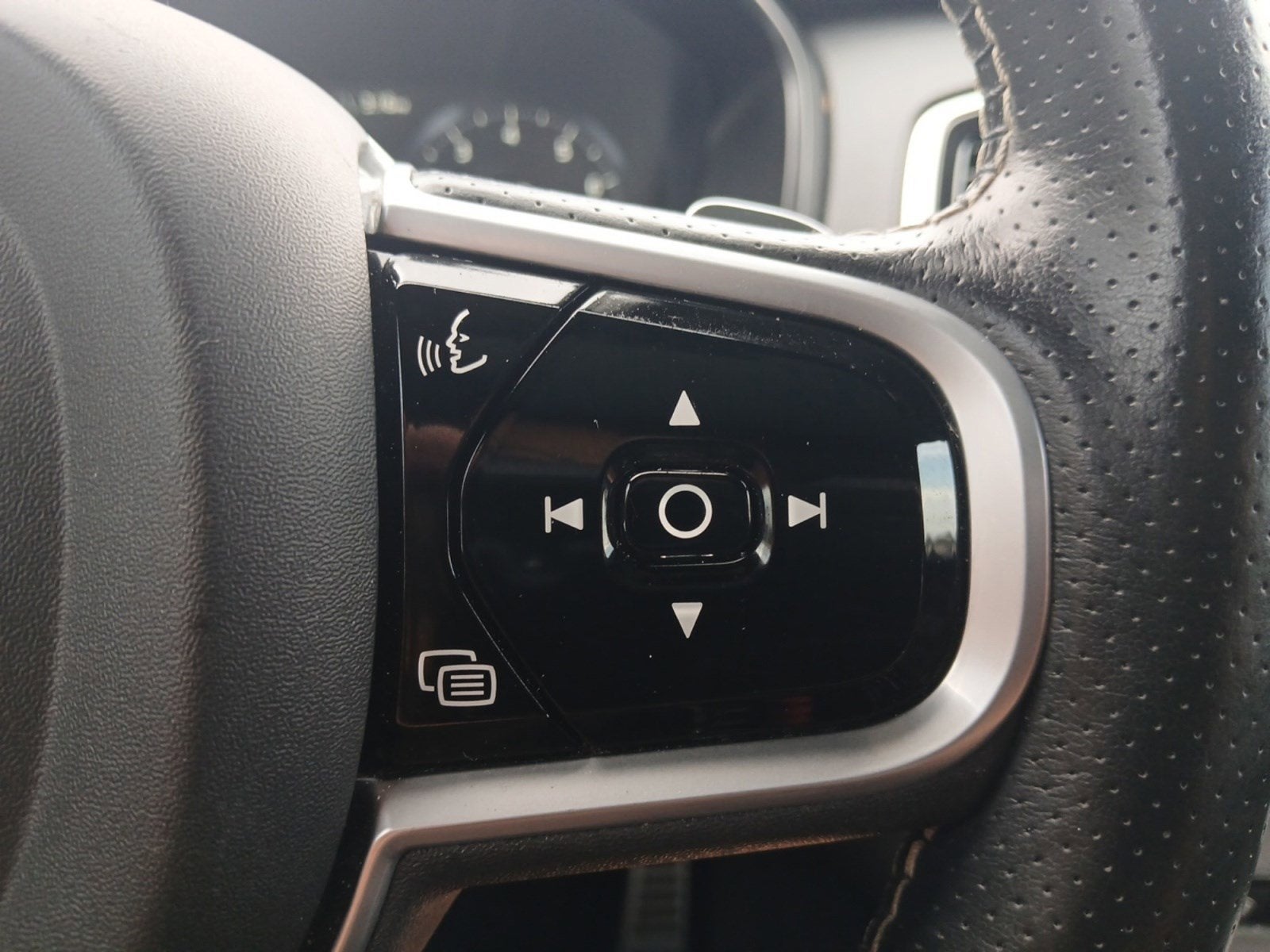 2019 Volvo XC90 R-Design