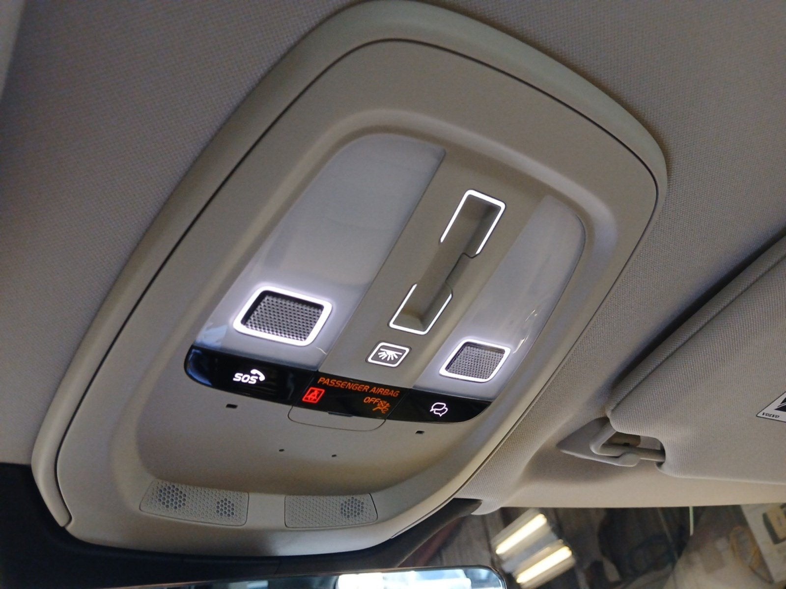 2024 Volvo XC90 Plus Bright Theme