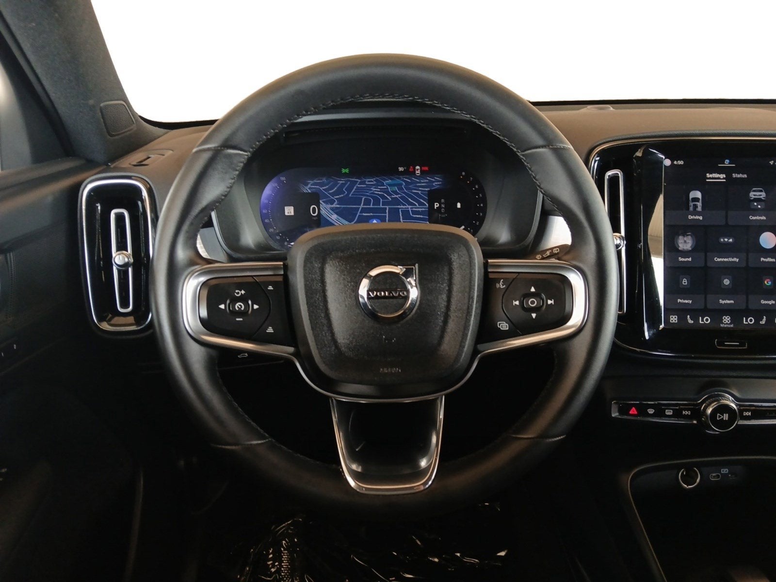 2024 Volvo XC40 B5 Core