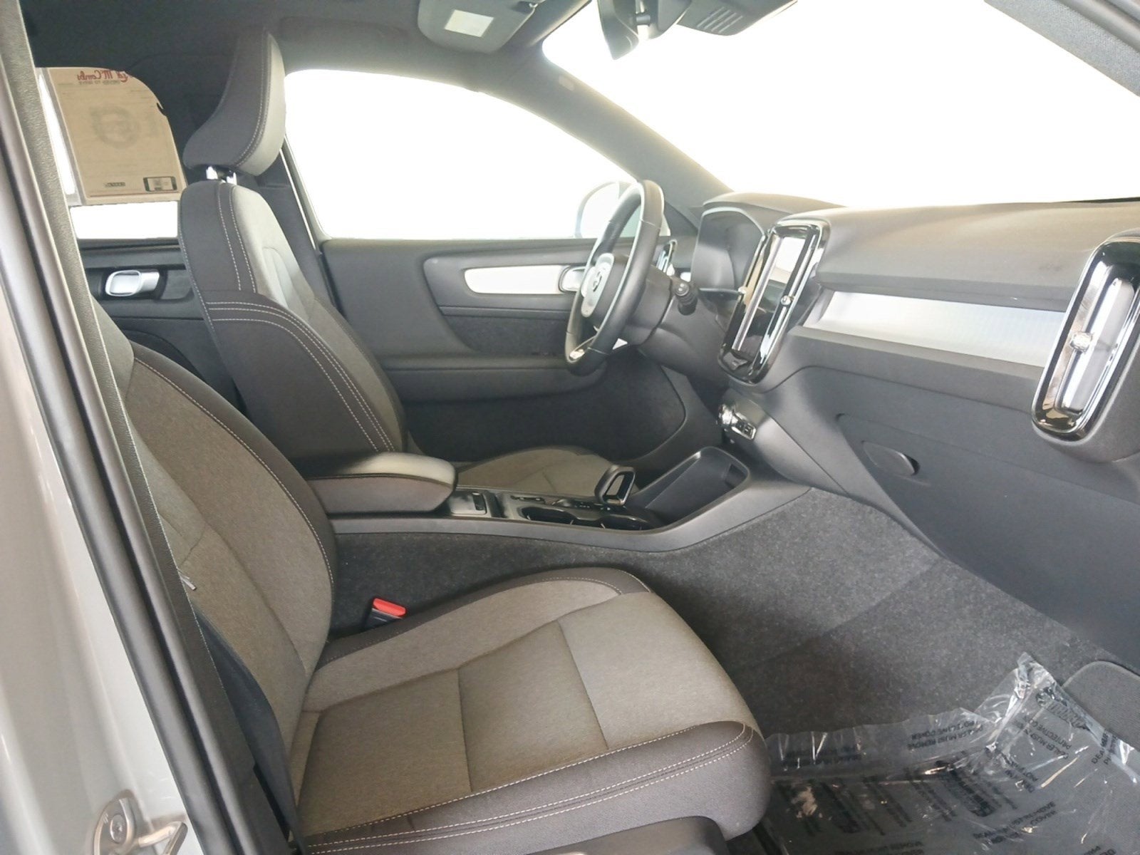 2024 Volvo XC40 B5 Core
