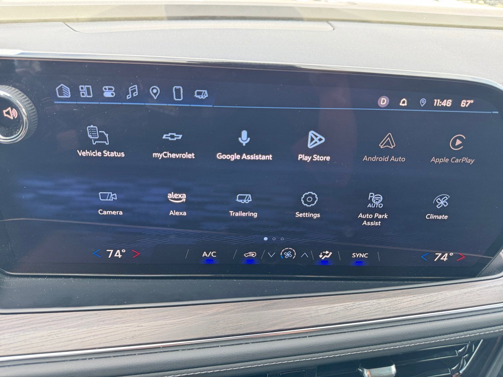 2025 Chevrolet Suburban LS