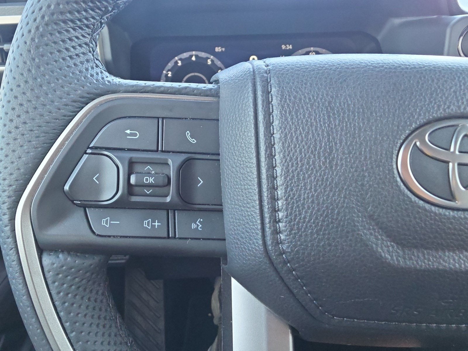 2025 Toyota Tacoma 4WD Limited Hybrid