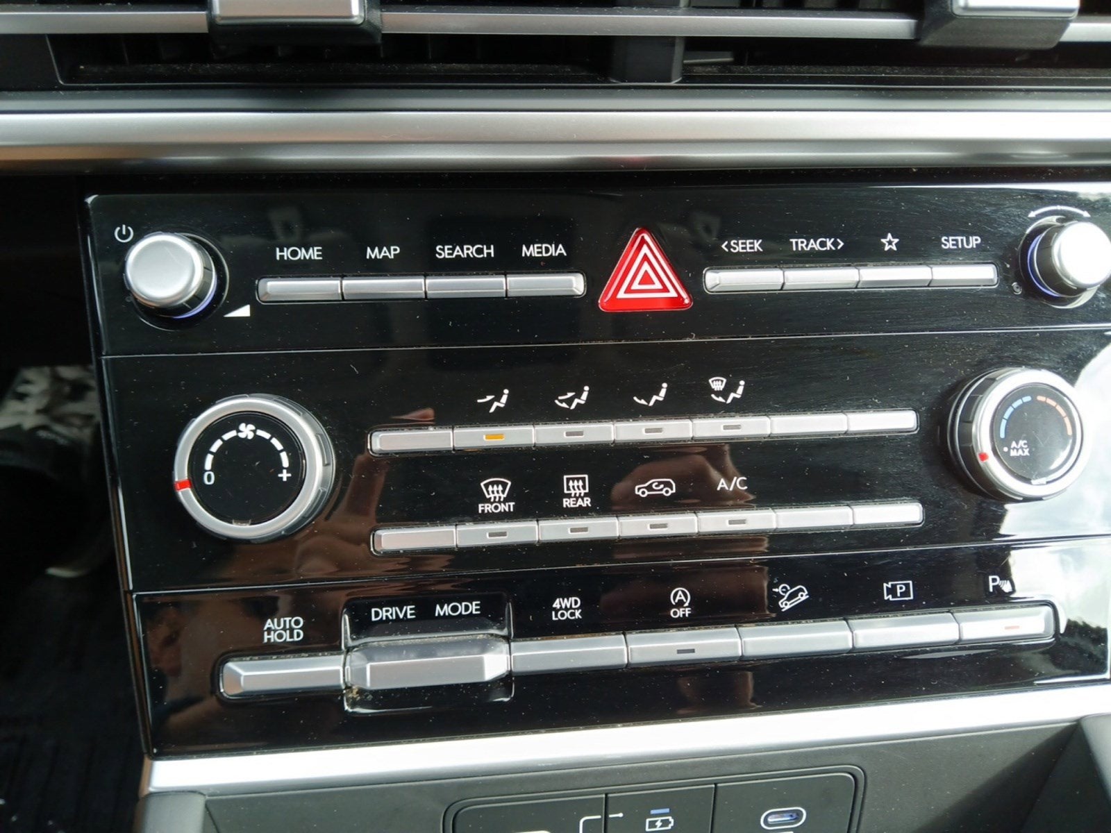 2025 Hyundai Santa Fe SE