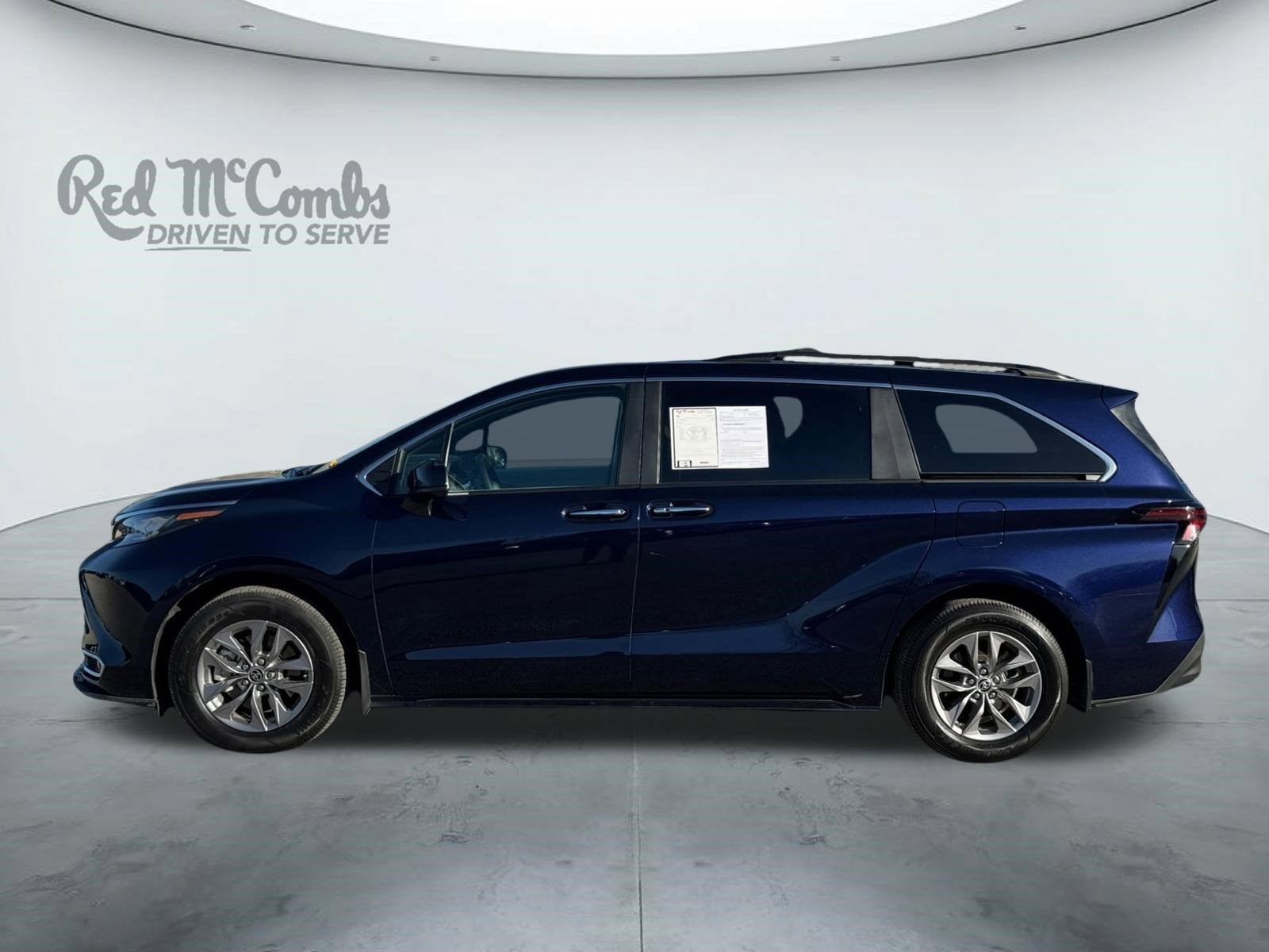 2023 Toyota Sienna XLE
