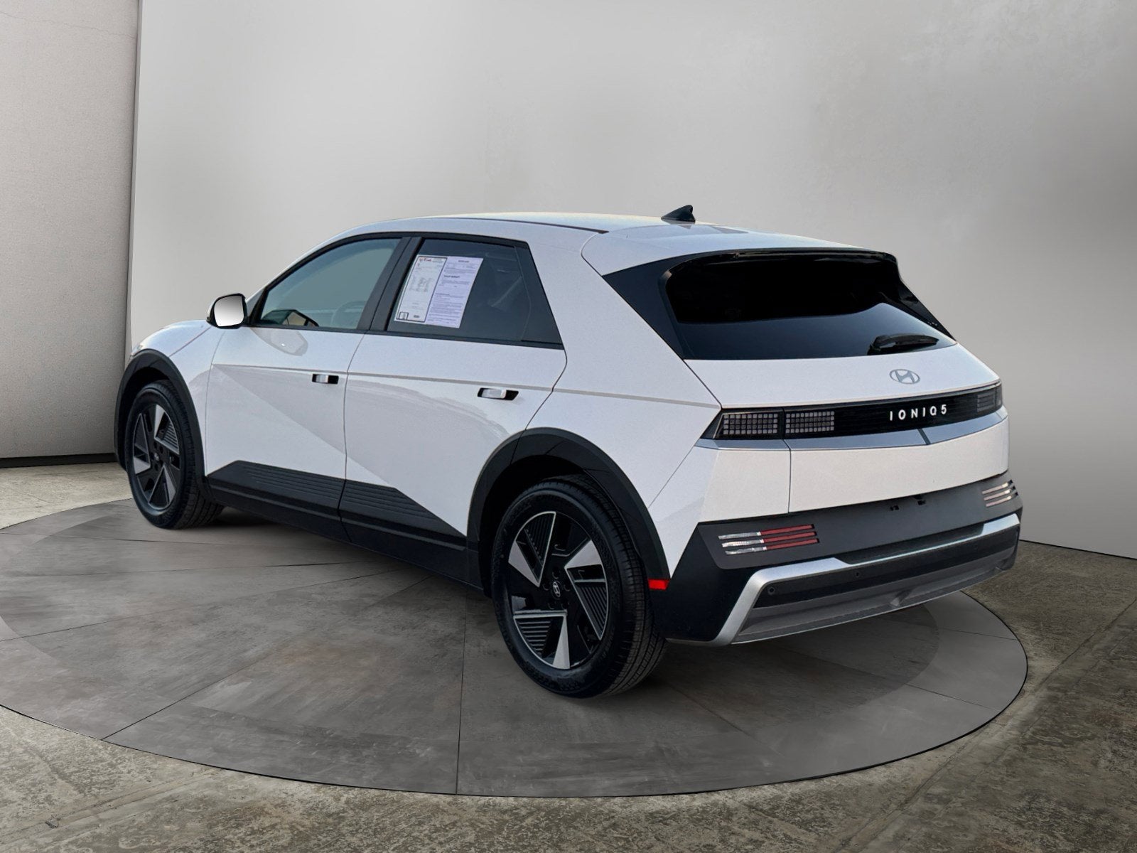 2025 Hyundai IONIQ 5 SE