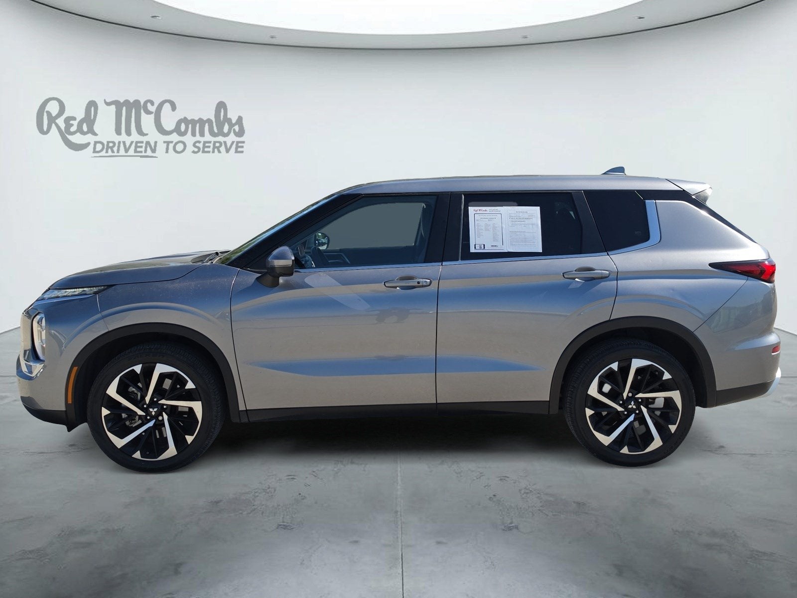 2023 Mitsubishi Outlander SE
