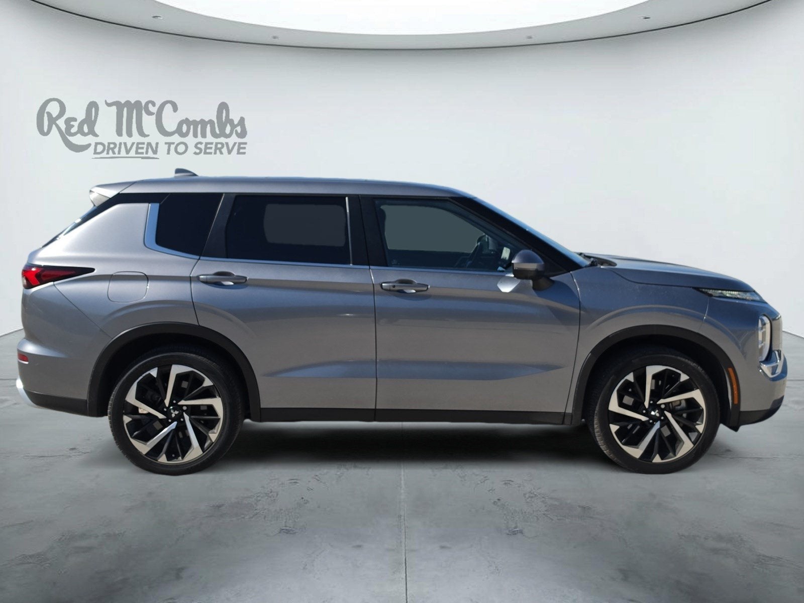 2023 Mitsubishi Outlander SE