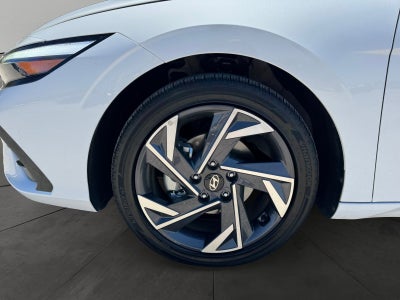 2025 Hyundai Elantra Hybrid Limited