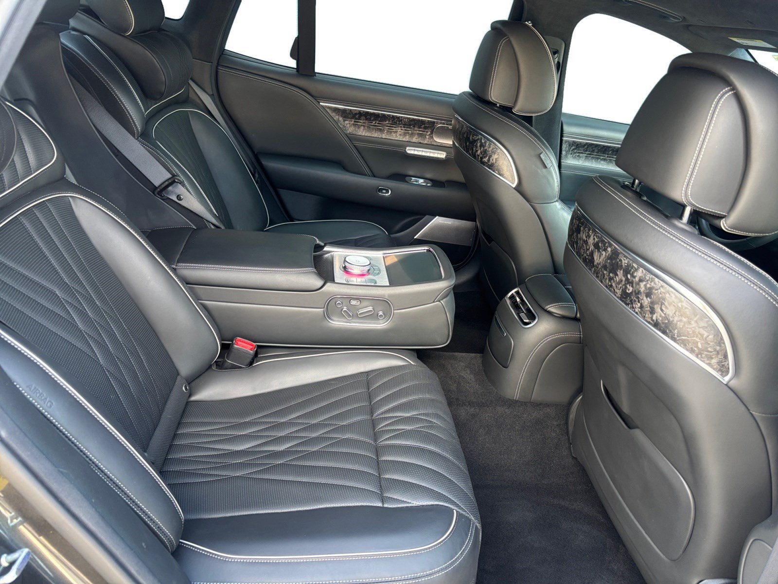 2023 Genesis G90 e-SC