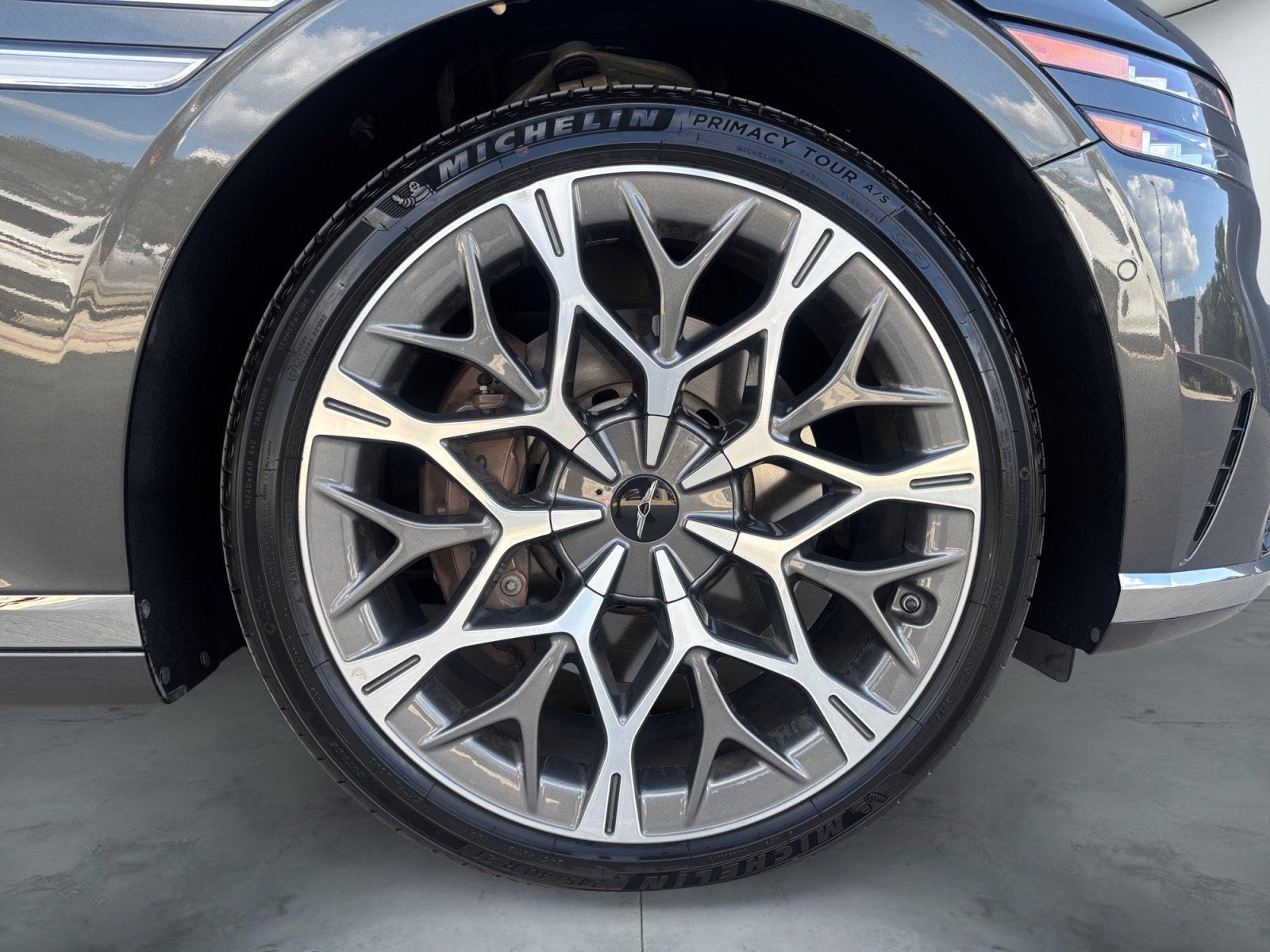 2023 Genesis G90 e-SC
