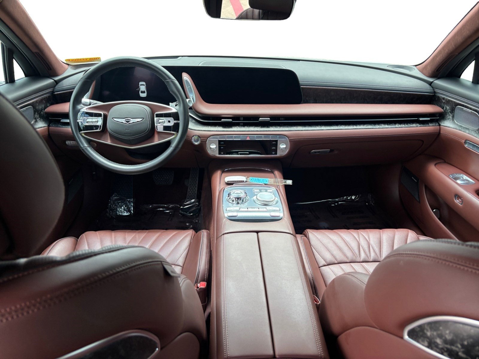 2024 Genesis G90 e-SC