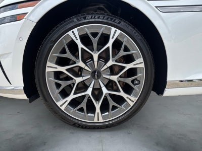 2024 Genesis G90 e-SC
