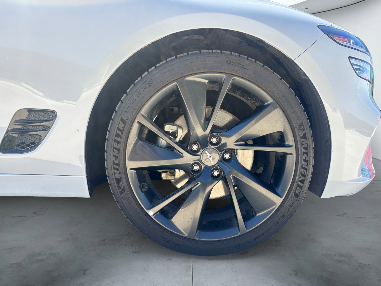 2023 Genesis G70 2.0T