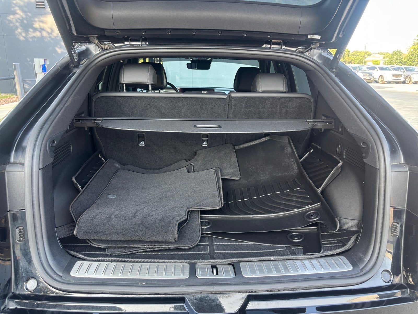 2024 Genesis GV60 Standard