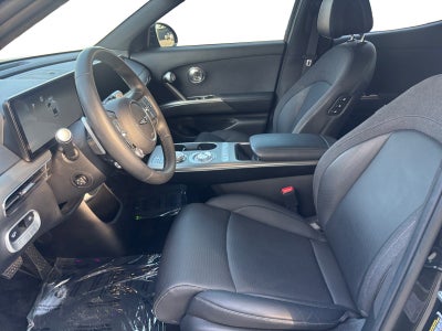 2024 Genesis GV60 Standard