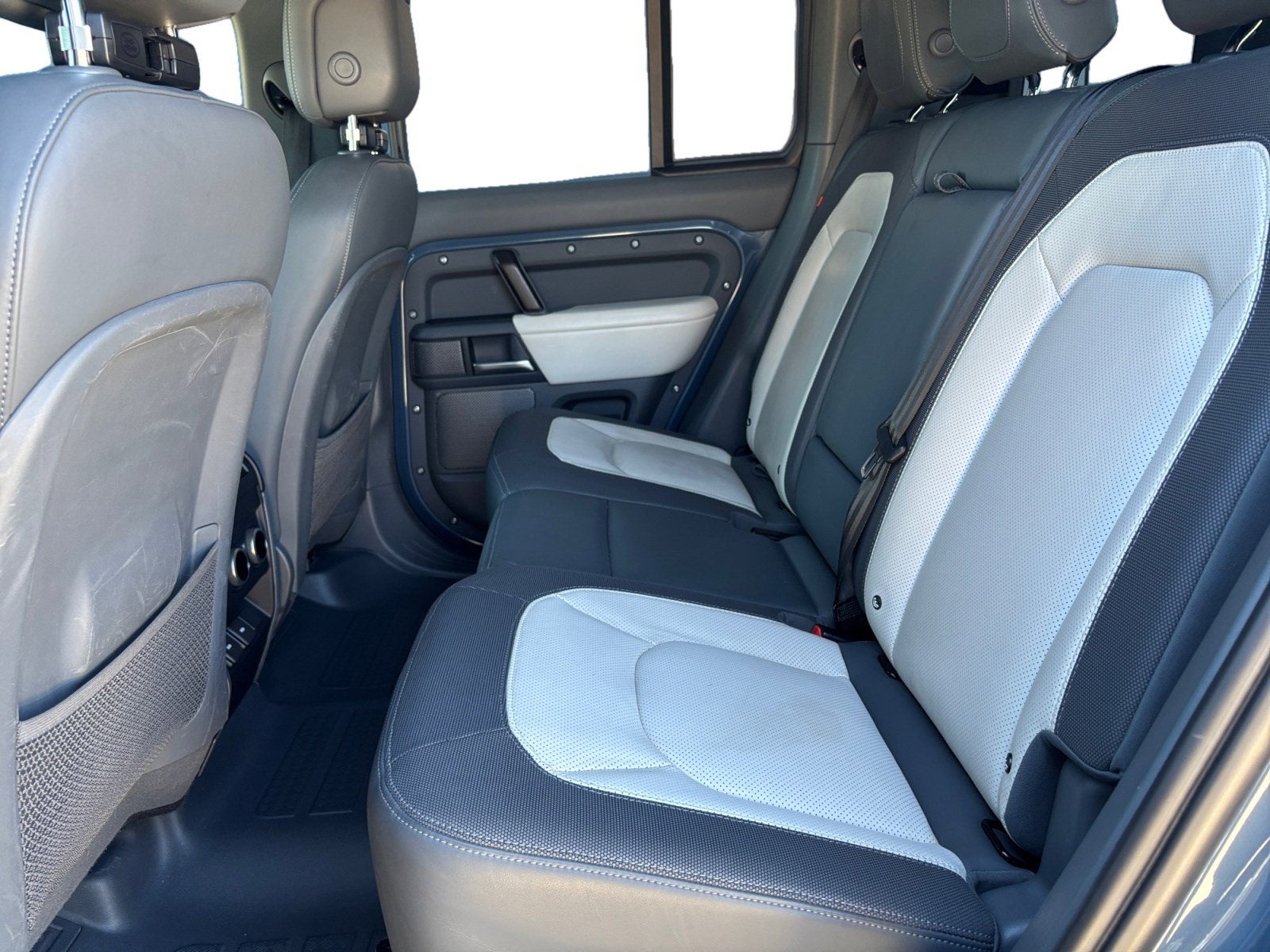 2023 Land Rover Defender X-Dynamic SE