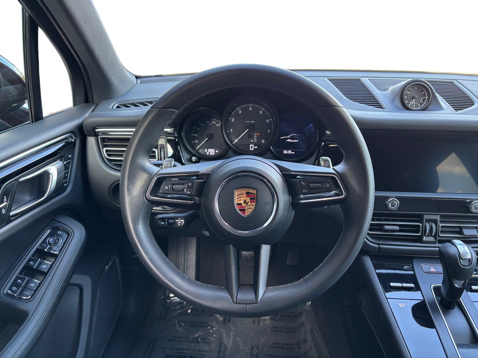2023 Porsche Macan AWD