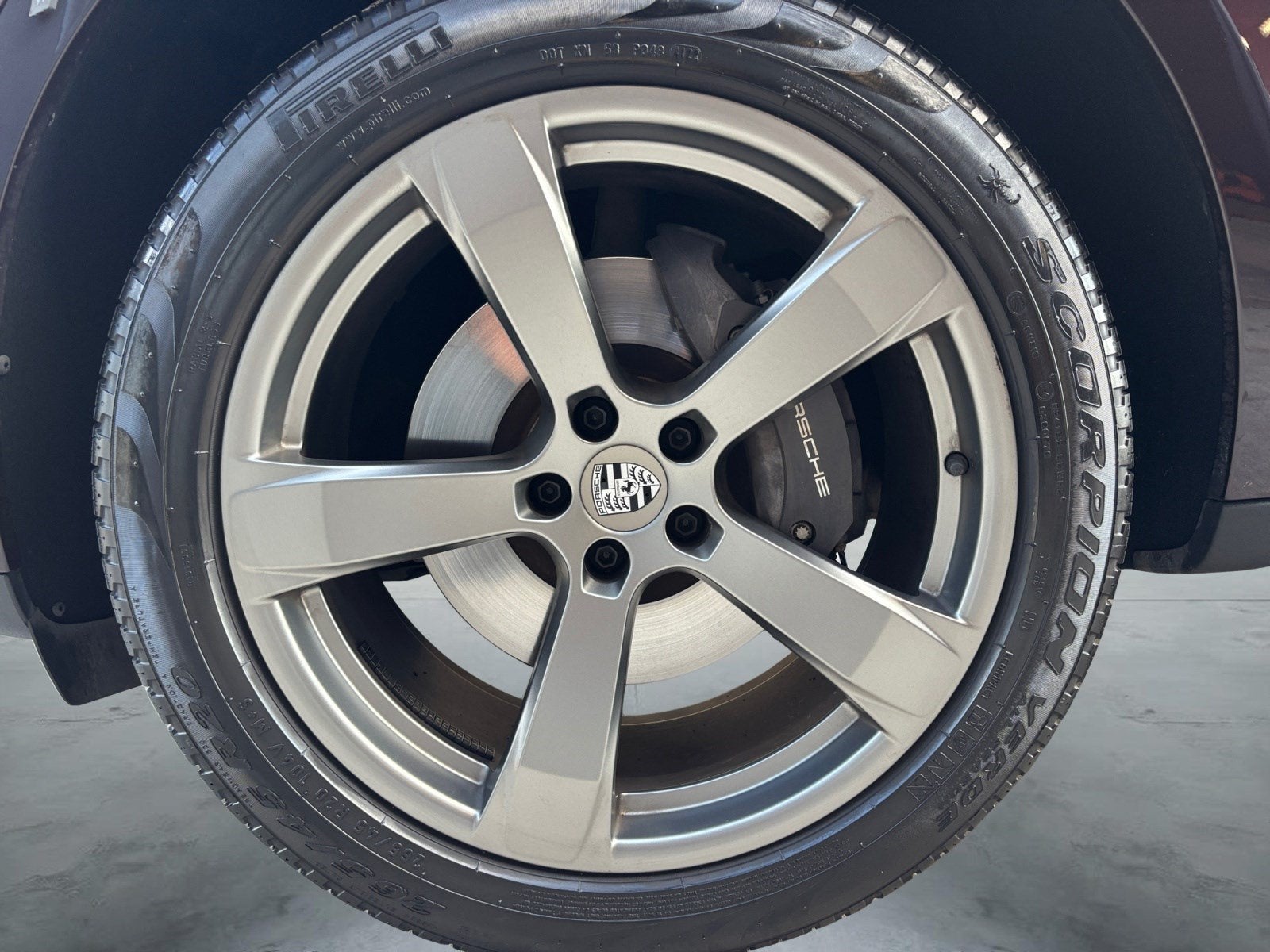 2023 Porsche Macan AWD