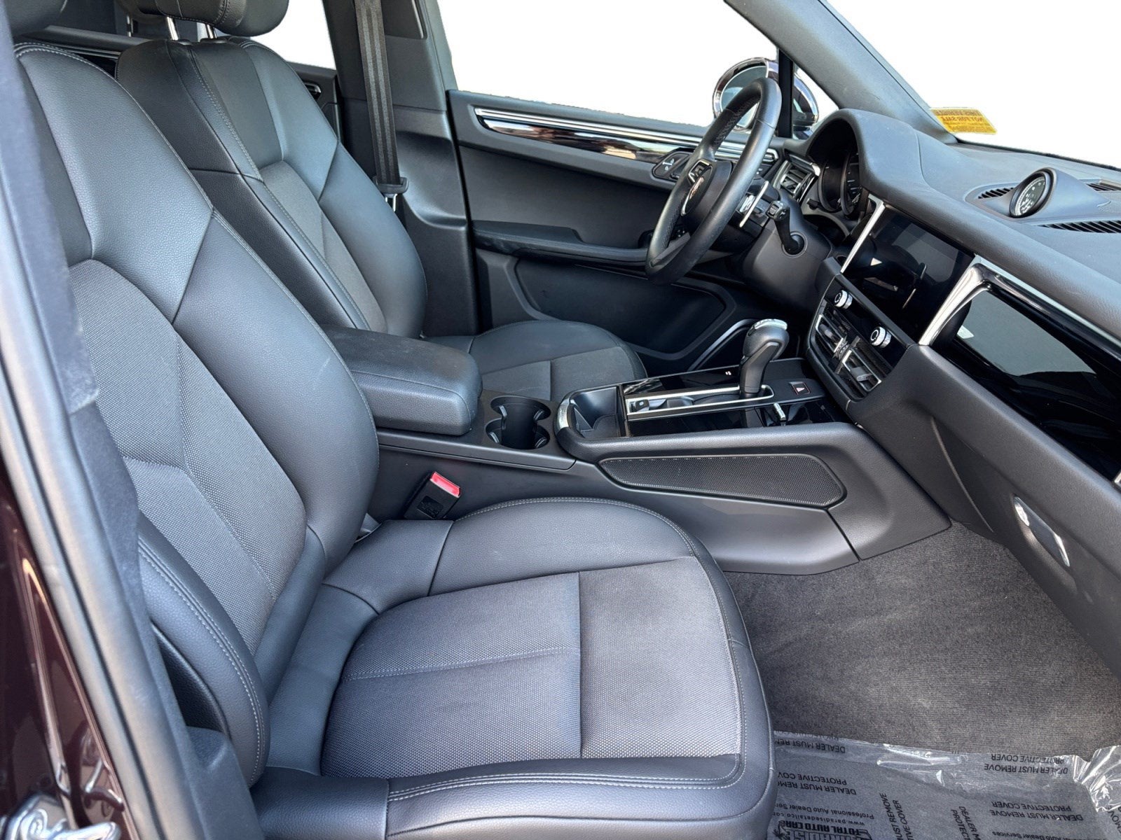 2023 Porsche Macan AWD
