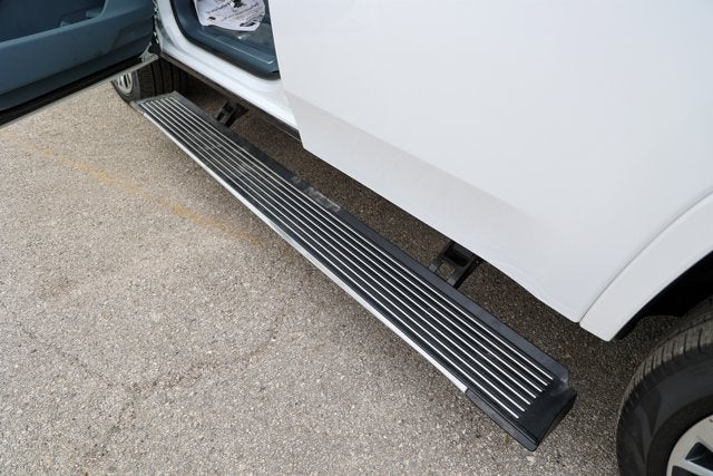 2024 Jeep Grand Wagoneer Series III