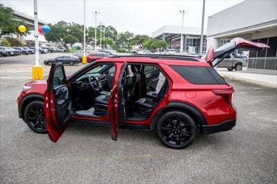 2024 Ford Explorer ST-Line